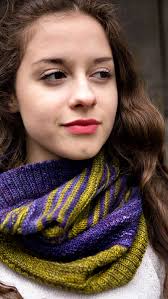 Mishigos cowl : Knitty.com