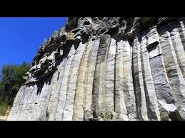 152 din 12 aprilie 2000, la numărul curent 2.240 sunt înscrise și coloanele de bazalt de la piatra cioplită comuna comana. Racos Volcano Racos Destimap Destinations On Map