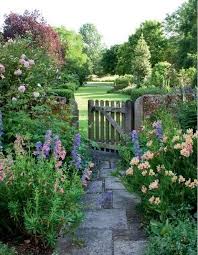 Best Diy Cottage Garden Ideas From Pinterest 38 Country Garden Decor Front Yard Garden Cottage Garden Design