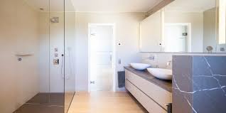 Beton badezimmer badezimmer dachgeschoss piemont baumhaus badewanne innenarchitektur baden wohnen badewanne umbauen. Holz Und Stein Furs Bad