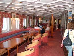 She is one of our smaller boats and has an intimate onboard atmosphere. Datei Ms Vesteralen Salon Jpg Wikipedia