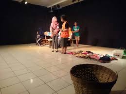 Pengertian seni berdasarkan para ahli. Usmar Ismail Kritik Kondisi Sosial Lewat Pentas Teater Rmoljateng Com