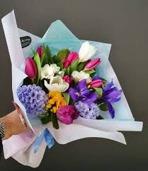 Ai nevoie de flori de primavara acum online la promotie. Buchet Primavara Floraria Altfel Florarie Online Focsani Livrare Flori