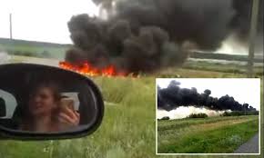Two military transport planes, one dutch and one australian, departed at. Video Captures Moment Mh17 Victims Fall From The Sky In Ukraine Daily Mail Online