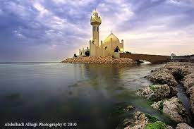 Al Khobar Corniche Masjid Saudi Arabia This Mosque Is Located On Al Khobar Corniche In Saudi Arabia On Coast Of Beautiful Mosques Mosque Places To Visit
