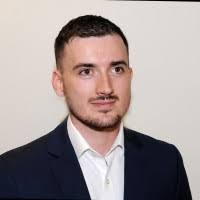 200+ profils pour “Amen”