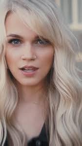 Kellie Rose's Instagram, Twitter & Facebook