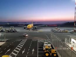 Track parcels and packages now. Logistikimmobilien Dhl Express Eroffnet Neuen Hub In Italien International Expressdienste Neubau Logistikimmobilien News Logistik Heute Das Deutsche Logistikmagazin
