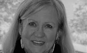 Melanie Flint's Instagram, Twitter & Facebook