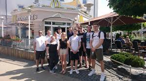 Kurz schaute ich mich um. Exkursion Mcdonald S Staatliche Studienakademie Plauen