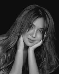 Kathryn Bernardo looking chic at 25✨ The look of Kathryn in this photoshoot  is so Iconic! Love the hairstyle, makeup, and the black and white effect.  Superb! 🔥 Photo by: @bernardokath and @