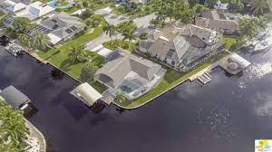 Wenn sie bereits ein bestimmtes datum für ihren urlaub in cape coral, florida, geplant haben, können sie uns ihren wunschtermin gerne schon mitteilen. Villa Mit Boot In Cape Coral Mieten Entdecke Die Vorteile Cape Coral Com