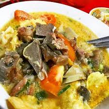 Seporsi soto betawi dan sop kaki kambing ini hanya rp 45,000, lebih murah daripada di pusatnya yang bisa rp 65,000, tapi memang porsinya 2x lipat lebih banyak. Bumbu Sop Kambing