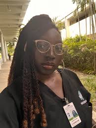 Anyone have hair styles in their shops I can come buy? I need a new hair  style 😂