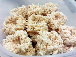 Bahkan, intip goreng kini sengaja dibuat dari nasi yang dicetak melingkar di panci sehingga bentuknya lebih rapi. Makanan Rengginang Makanan Khas Dari Serang Banten