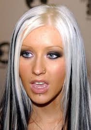 Tortoiseshell hair—the blend of chocolate brown, chestnut, caramel, and honey—is one of the trendiest hair colors for brunettes ever. 12 Awful Hair Trends From The Early 00s We Re Glad Are Over Christina Aguilera Haare