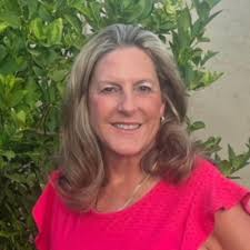 Leading in today's complex healthcare environment requires executive nurse  leaders to be educated, current and competent.