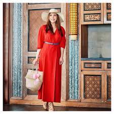 Harga baju maia biasa bikin syok, tak disangka pamer. Baru Saja Menikah 10 Gaya Berkelas Maia Estianty Dengan Dress Polos