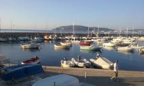 Le Petit Port Dans Le Quartier Du Mourillon A Toulon Toulon Le Quartier Portes