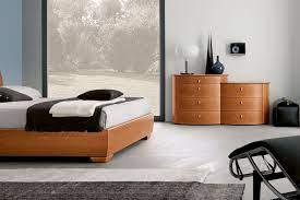 Camera da letto completa di letto matrimoniale con testata e giroletto in pelle con lavorazione capitonè. Camera Da Letto Magnus Cemi Napol Arredamenti