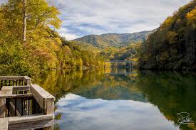 It is approximately 652 miles (1049 km) long and is located in the southeastern united states in the tennessee valley. A Tennessee River Trail Guide