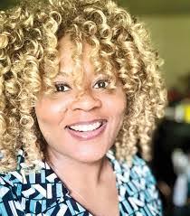 Luann Barnes's Instagram, Twitter & Facebook