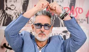 There he encounters a series of events and people that change his life. En Contra Miguel Varoni Opina Sobre El Regreso De Pedro El Escamoso Kienyke