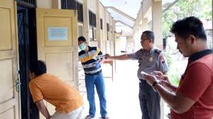 .lowongan kerja terbaru pekerjaan penuh waktu, sementara dan paruh waktu langganan informasi lowongan kerja cepat & gratis pemberi kerja terbaik di jambi kerja: Smp Negeri 2 Kesesi Pekalongan Dibobol Maling 20 Laptop Raib Ada Bekas Congkelan Di Jendela Tribun Jateng