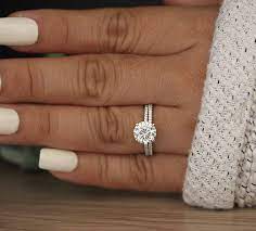 Moissanite Round 8mm Engagement Ring Bridal Ring Set Diamond Etsy Weddingrings Diamond Wedding Bands Detailed Engagement Ring Rose Engagement Ring