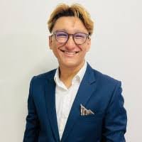 Travis Low's Instagram, Twitter & Facebook