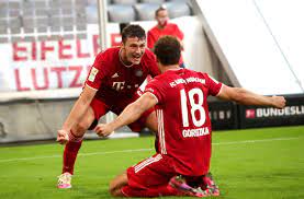 Der bvb hatte sich in einem spektakulären spiel gegen der gladbacher schlussmann parierte binnen sekunden gegen pavard, lewandowski und müller. Kurz Vor Dem Ziel Bayern Feiert 2 1 Heimsieg Gegen Gladbach Aktuelle Fc Bayern News Transfergeruchte Hintergrundberichte Uvm