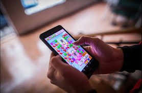 Candy Crush Saga - There'S Just A Few Hours Left To Match 1000 Red Candies  On Any Candy Crush Level! If You Complete Your Mission, You'Ll Get 10 Gold  Bars And A