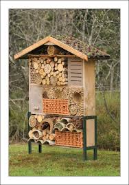 Hotel A Insectes Google Search With Images Insect Hotel Garden Art Hobby Farms