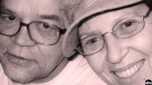 Para sus vecinos era como una hija adoptiva, pero ella los enterró vivos  para quedarse con su dinero