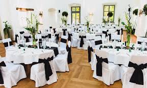 Wir sind ein haus mit gepflegter gastronomie, das sich dem wohlbefinden des einzelnen verpflichtet fühlt. Rittergut Stormede Hochzeiten