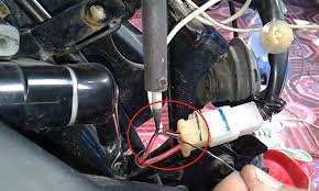 Contohnya pada rumah kita sendiri (rumah batu), kita hanya boleh nampk kotak soket, kotak suis lampu dan kipas di dinding atau siling. Cara Pasang Lampu Led Motor Tanpa Membongkar Bodi Sangat Mudah