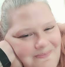 I did not see any pictures of Charly McClain. Thank you