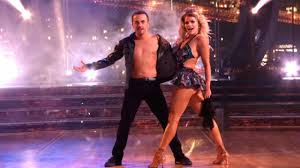 Paris a été ensanglanté vendredi 13 novembre au soir par des attaques sans précédent, dont les. Regardez Frankie Muniz Malcolm Se Qualifier Pour La Finale De Danse Avec Les Stars Premiere Fr