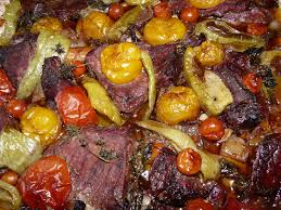 Mai putem pune si usturoi pisat. Friptura De Vita La Cuptor Cufarul Cu Bucurii