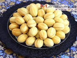 طريقة عمل الجوزية بالصور و الخطوات بسكوين الجوزية من أرقي أنواع البسكويت و يستعمل في صنعه جهاز معين مرفق صورته في الخ turkish desserts food arabic food