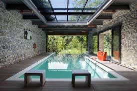 Le Vrai Prix D Une Piscine Interieure Au Moins 20 000