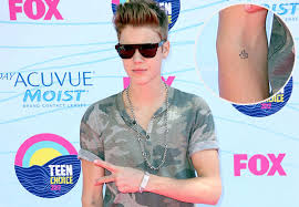 Chinese characters make for great tattoos thanks to the variety of styles they can be incorporated into and the endless meanings that can be conveyed through their use. 26 Famous Celebs With Chinese Tattoos Thatsmags Com
