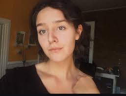 Amelia out now! 🌸💕💖 . . . Thank you so much to @therecordingcenter  @notquitemytrempo and @hope for creating this sweet song with me ❤️ and  thank you to everyone who has supported