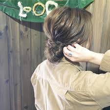様々な種類のヘアアレンジがありますが 結局 シンプル が一番 手順も仕上がりもシンプルにこだわった 大人ヘアアレンジをたっぷりご紹介します 美髪 ヘアスタイリング ヘアースタイル