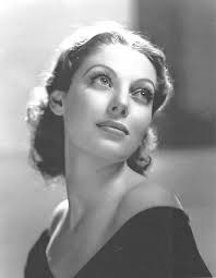 These are the wampus young starlets of 1930. Left to right ( from their  perspective) Caryl Lincoln, Loretta Young, Sally Blane, Doris Dawson, Doris  Hill and Helen Foster. The WAMPAS Baby Stars