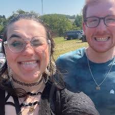 Deanna Gray's Instagram, Twitter & Facebook