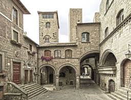 01100, viterbo, provincia di viterbo. La Nota Viterbo Centro Storico Non Potra Mai Rivivere Con Locali Rumorosi E Passeggio Fino All Alba Citta Paese