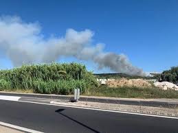 Consultez nos 1101443 annonces de particuliers et professionnels sur leboncoin. Societe Incendies Dans Les Bouches Du Rhone 6000 M2 Brules Dans Le Nord D Aix Et 10 Hectares A Rognac Trois Reprises Traitees Autour De Martigues Suivez Notre Direct La Provence