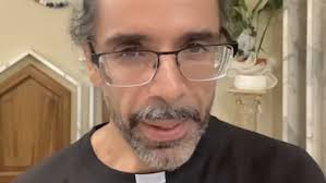 Le influencer di armi sono il nuovo fenomeno di Instagram