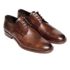 Choose a slim pair of black or dark brown leather derbies for formal occasions. Del Re Shoes Leather Shoes Men Italian Dress Shoes Derby Shoes
